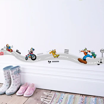 Disney Mickey Mouse Žaisti Riedlentė Juokinga Skiting Linijos, Sienų Lipdukai Namų Virtuvės Vaikas Kambario Dekoro PVC Freskos Sienos Meno Lipdukai