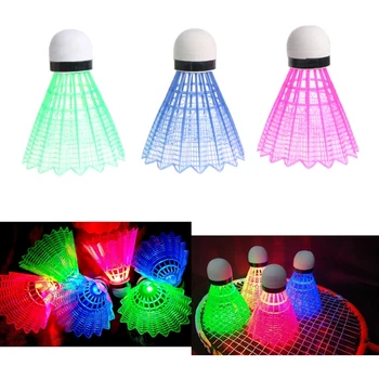 3pcs LED Badmintono Kamuolys Spindinčią Šviesą Plastiko Badmintono Pagalbinės Spalvinga Apšvietimo Kamuoliai 88805