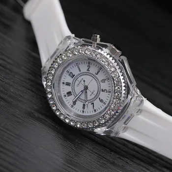Mados Ponios Suknelės Žiūrėti Silikoninių LED Šviesos Moterų, Vyrų Sporto Laikrodžiai 7 Spalvų 