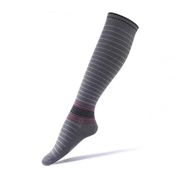 Vyriški elastiniai glaudinimo kojinės virš kelio juostos sporto ilgai barelį slėgio kulkšnies kojinės，coolmax Greitai džiūsta kojinės